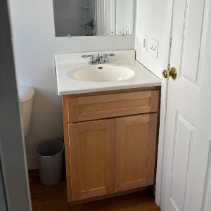 bathroom2.jpg