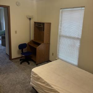 bedroom1.jpg