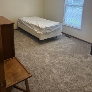 bedroom2.jpg